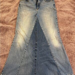 Universal Thread Two-Tone Flare Jeans